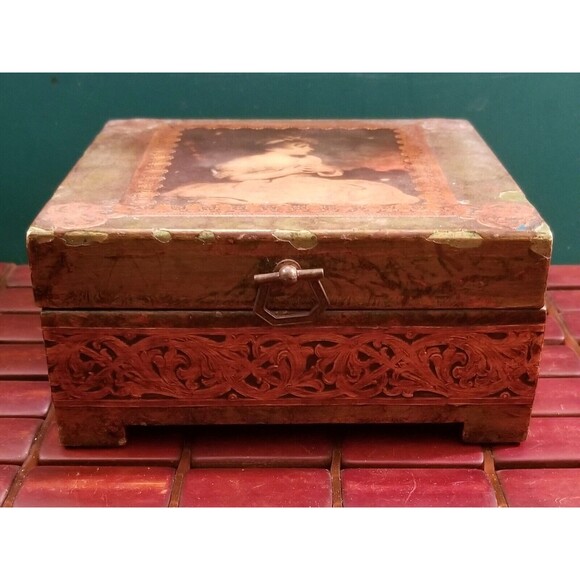 Victorian Style "Age Of Innocence" Decoupage  Trinket Box 6"x6"x3" - Picture 3 of 8